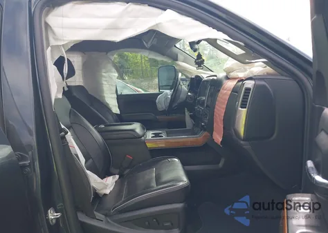 2018 Chevrolet Silverado 2500Hd High Country из США, поврежденный, VIN 1GC1KXEG4JF225114